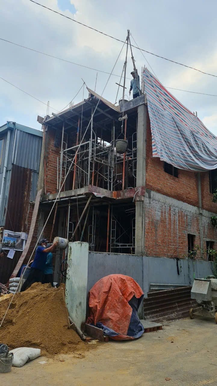 thi cong nha 4x16m anh long tai thu duc 1